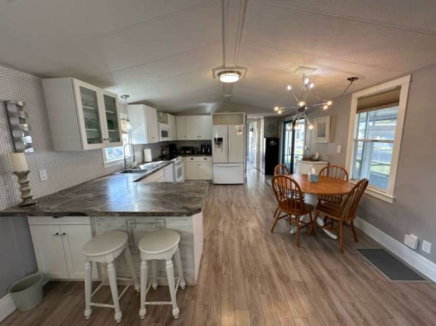 681 Lake Henry a Winter Haven, FL Mobile or Manufactured Home for Sale